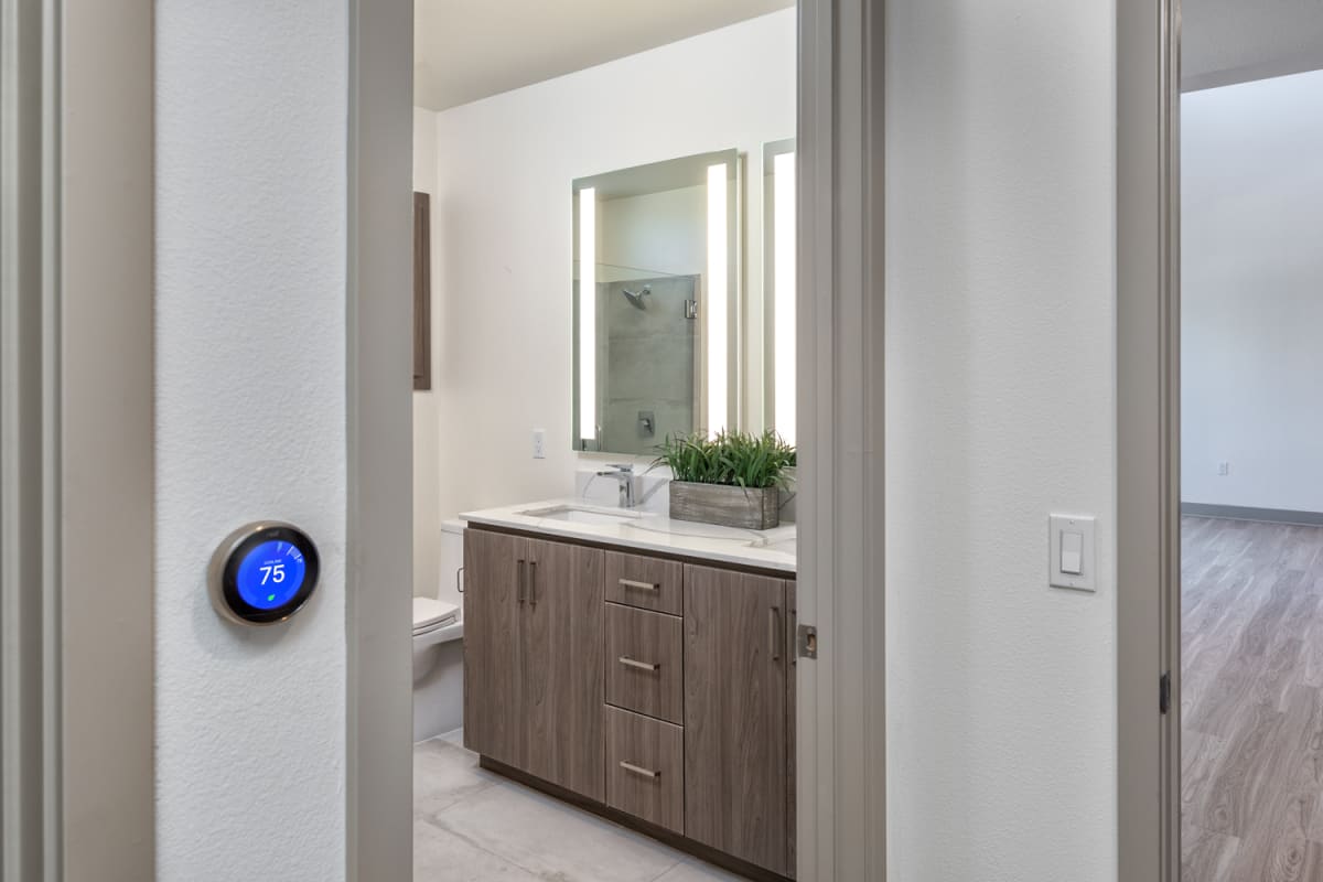 Photos and Video of The 6800 in Canoga Park, CA